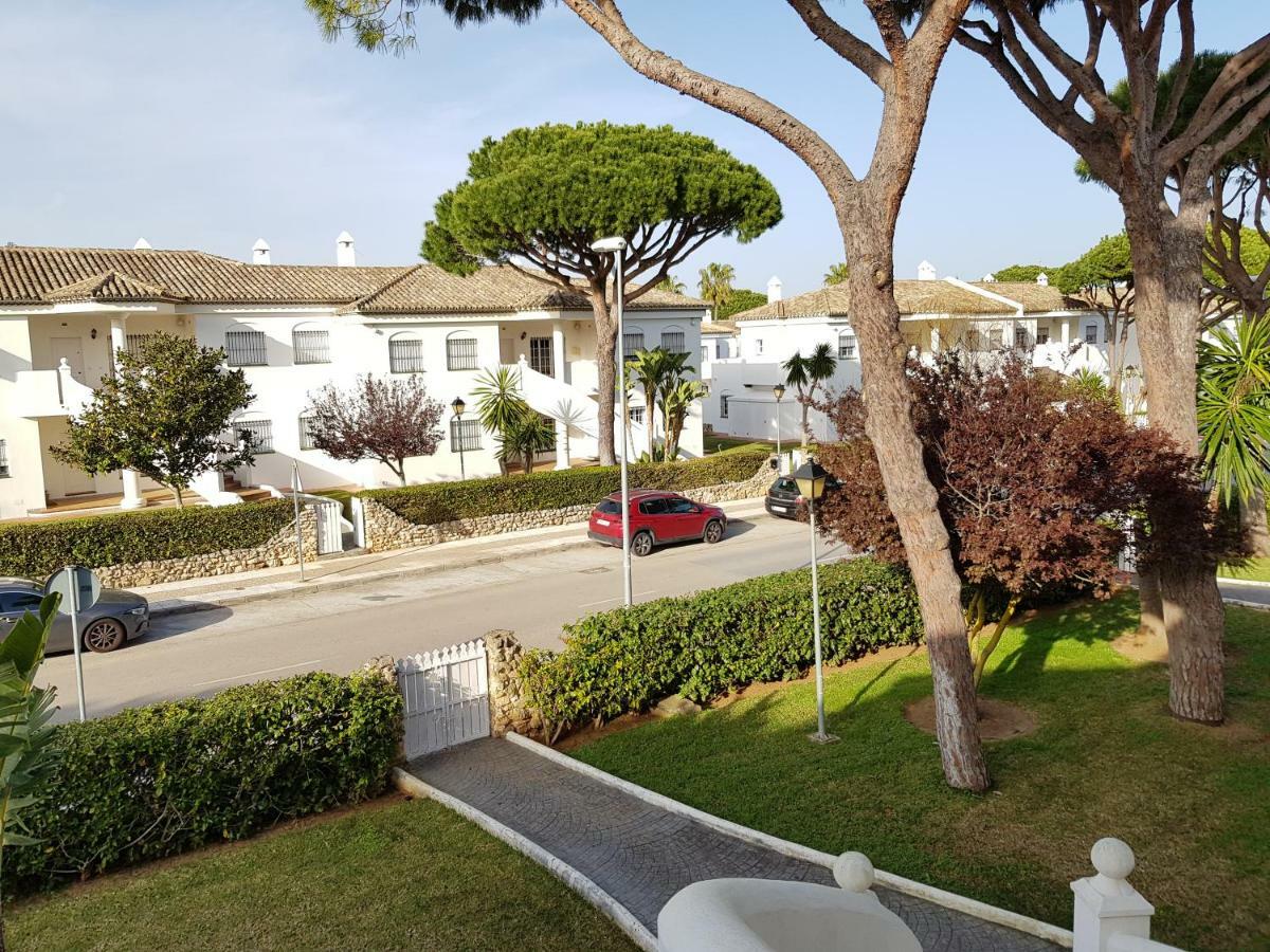 Apartamento Pinar Del Atlantico-La Barrosa Chiclana de la Frontera Exteriör bild